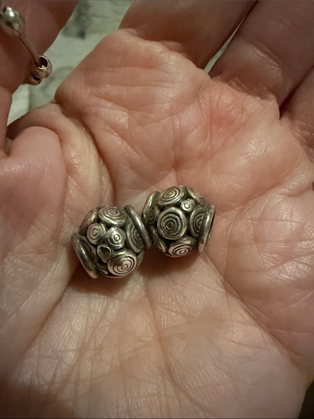 Brighton geometric circles beads